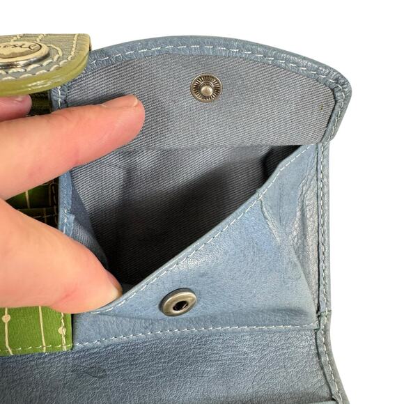 Fossil Brown Colorful Foliage Leaves Bifold Snap Closure Leather Wallet - Picture 8 of 9